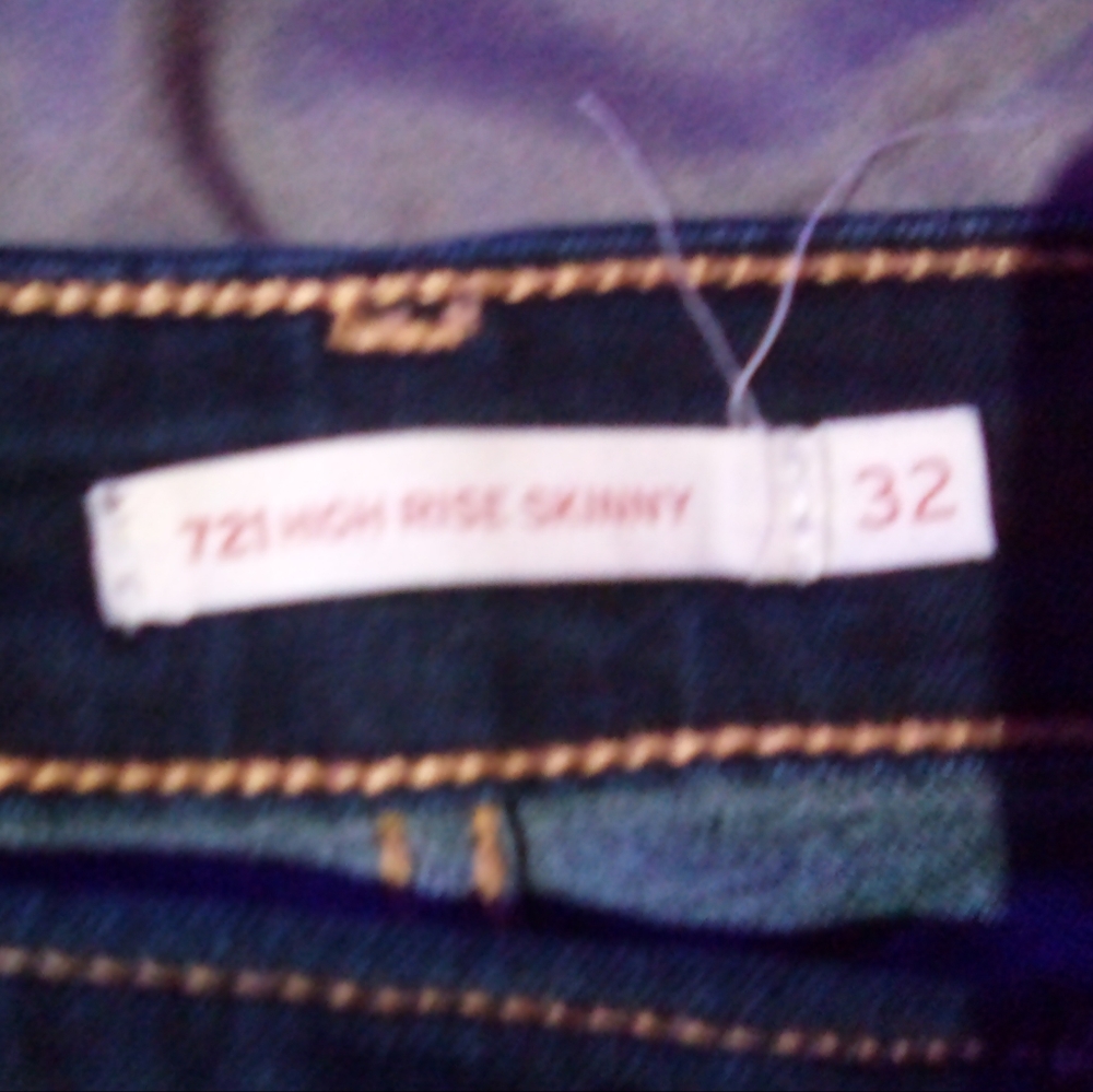 Levis - Picture 3 of 3